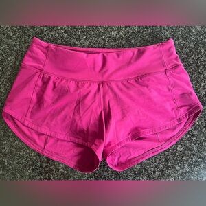 Lulu shorts, cutie in red